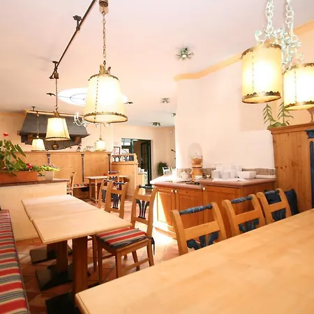 בית הארחה Gaestehaus Katharina 4*
