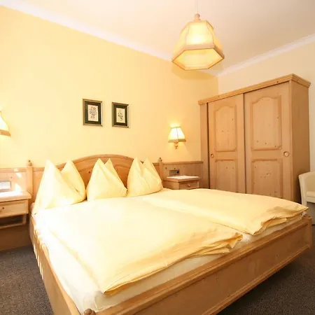 בית הארחה Gaestehaus Katharina 4*